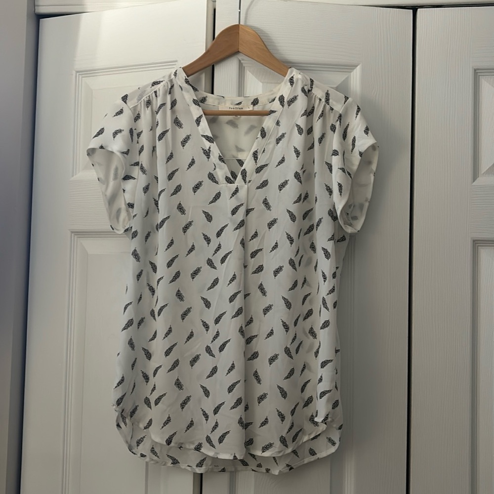 Fun2fun V-neck shortsleeved blouse